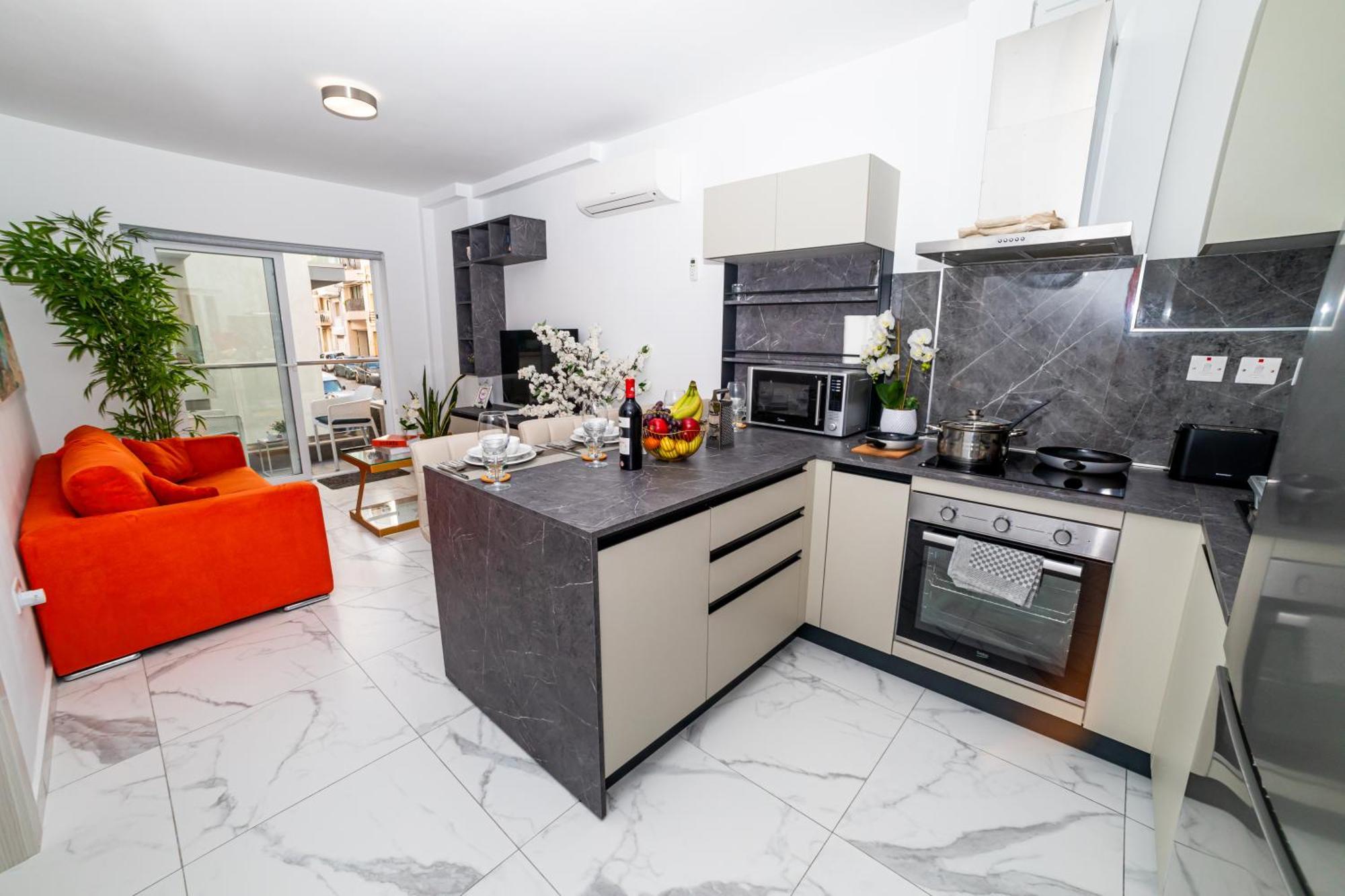 Sea Breeze, Spacious 2-Bedroom Lux Seaside Apartments Сейнт Полс Бей Екстериор снимка