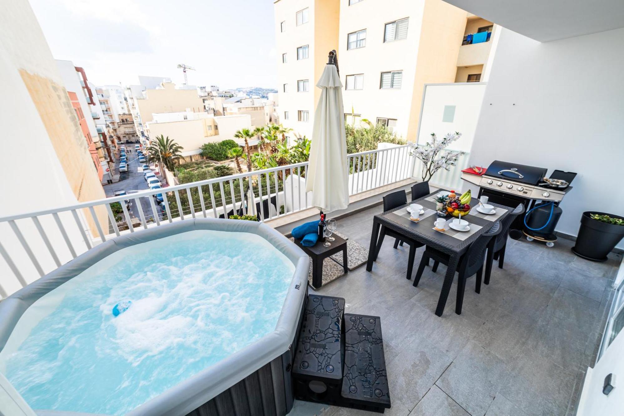 Sea Breeze, Spacious 2-Bedroom Lux Seaside Apartments Сейнт Полс Бей Екстериор снимка